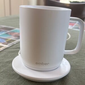 NWOT Ember White Temperature Control Mug